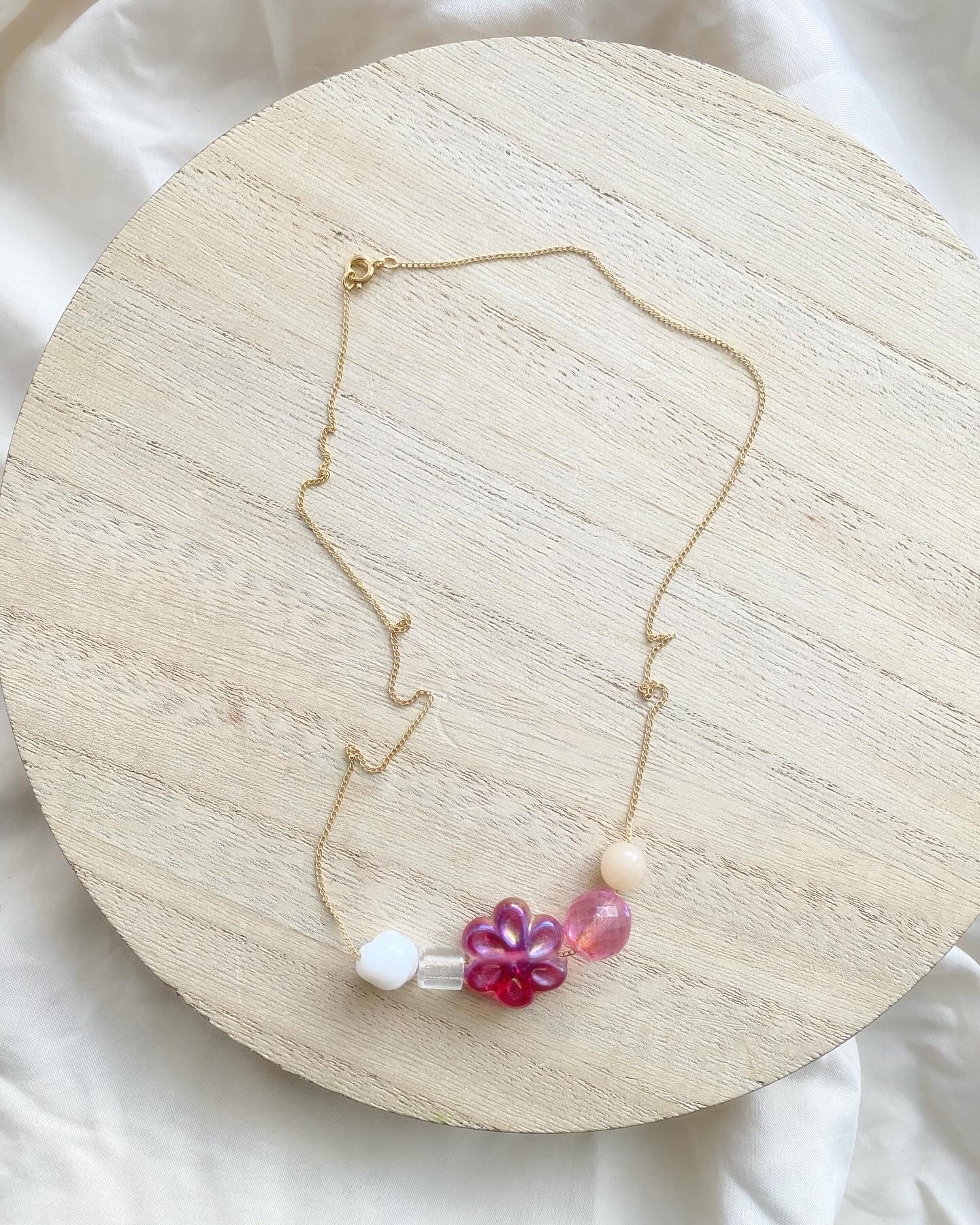 Dainty Vintage Bead Necklace - Pink Flower