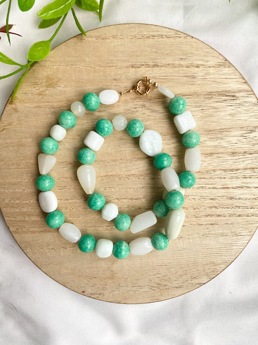 Green White Beaded Necklace, Sustainable Jewelry, Chunky Necklace, Vintage Beaded Necklace, Upcycled Necklace, Cute Birthday Gift for Friend